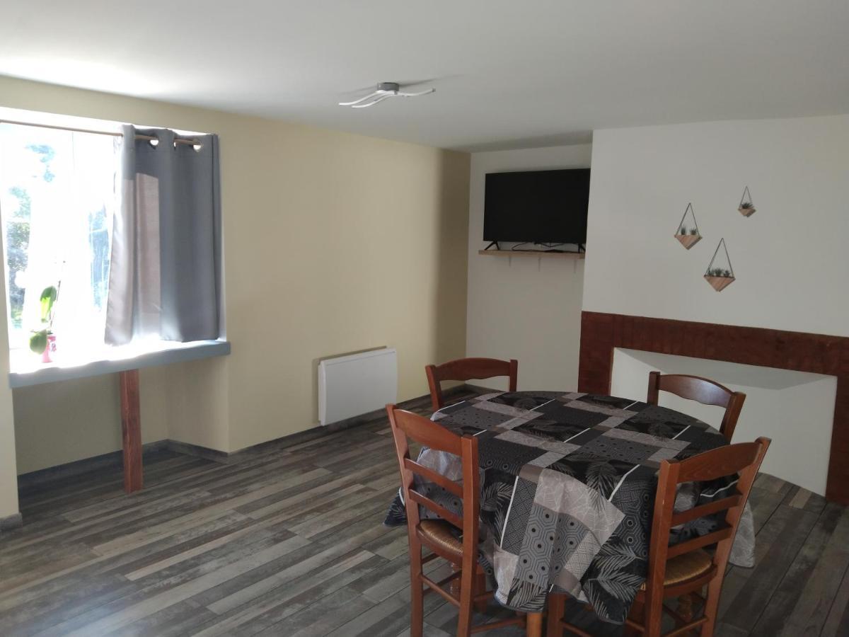 Sur La Colline Appartement Sousceyrac Buitenkant foto