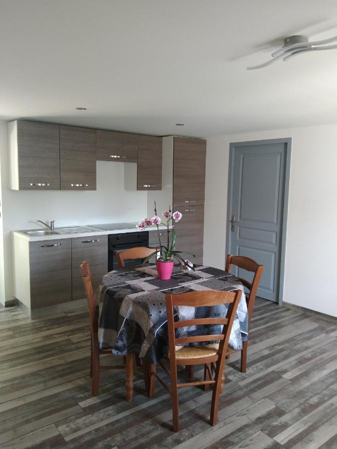 Sur La Colline Appartement Sousceyrac Buitenkant foto