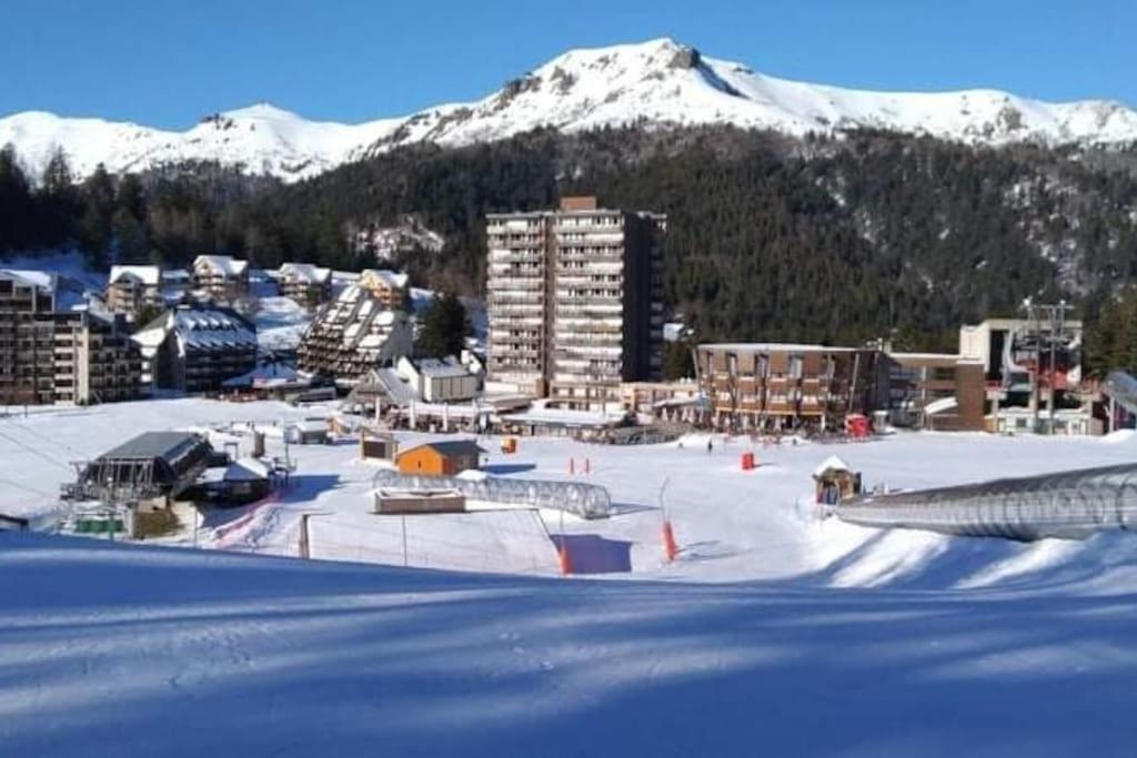 Sur La Colline Appartement Sousceyrac Buitenkant foto